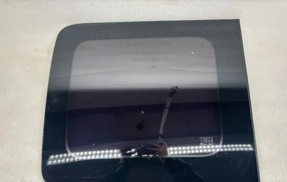 Opel Combo C Rear door window glass 43R000015