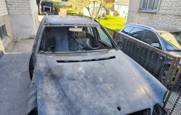 Mercedes-Benz E W210 Rear door 