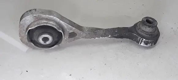 Renault Kangoo I Gearbox mount