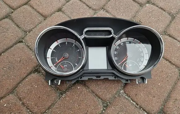 Opel Adam Speedometer (instrument cluster) 39004993