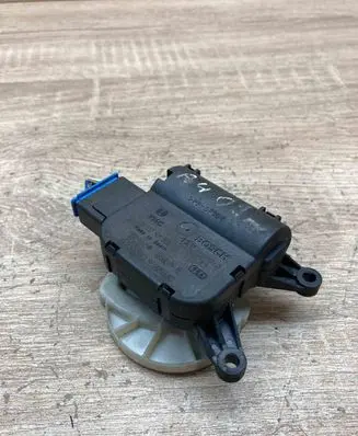 Audi A4 S4 B6 8E 8H Air flap motor/actuator 8E1820511C 0132801302
