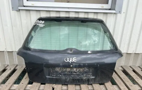 Audi A4 S4 B5 8D Tailgate/trunk/boot lid