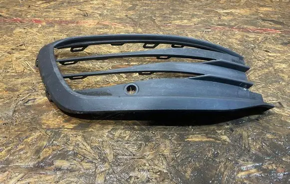 Volkswagen Golf VIII Front bumper lower grill 5H0853665 S2511B035-I