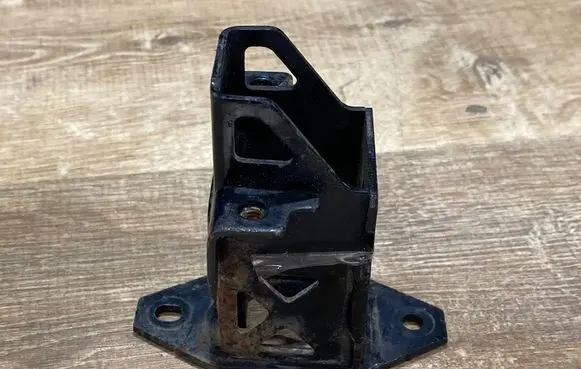Radiator support slam panel bracket