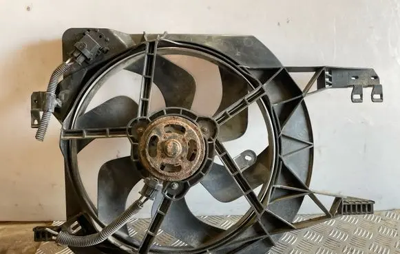 Opel Vivaro Electric radiator cooling fan 1831247