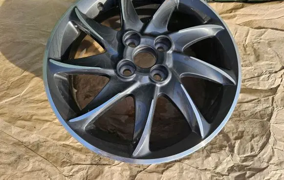 Toyota Yaris R16 alloy rim 