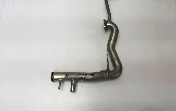 Volvo XC40 Engine coolant pipe/hose