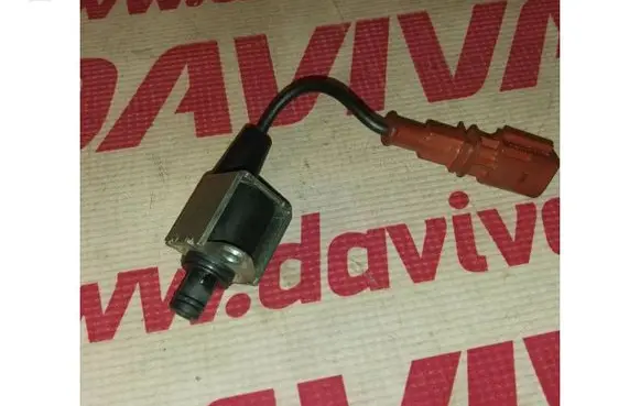 Volkswagen Caddy Turbo solenoid valve 04L907284