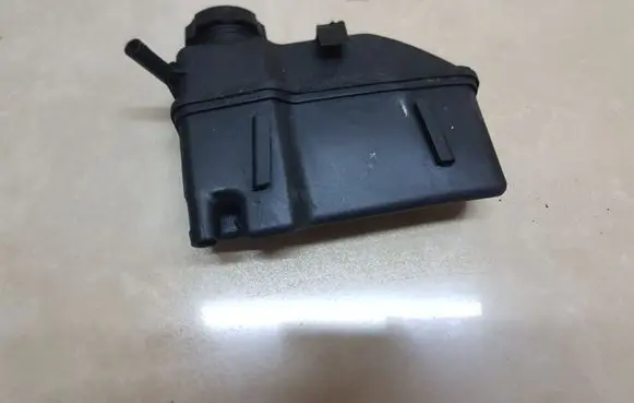 Volvo S80 Power steering fluid tank/reservoir