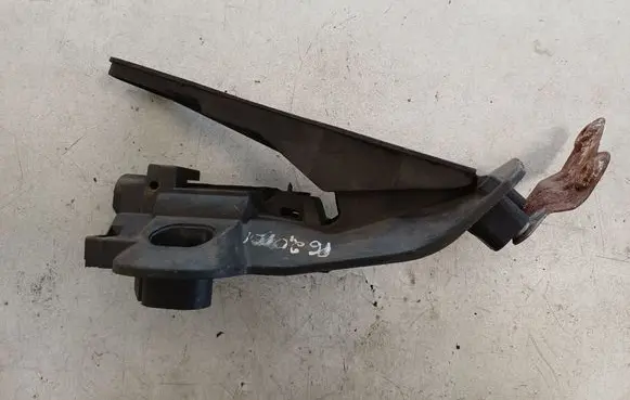 Accelerator throttle pedal