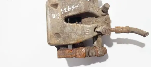 Toyota Avensis T250 Rear brake caliper y01340