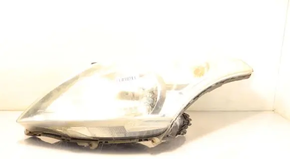 Suzuki Swift I Headlight/headlamp P8798L