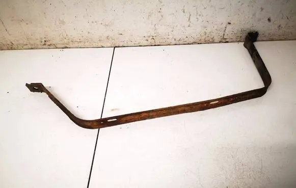 Volkswagen PASSAT B6 Fuel tank mounting bracket