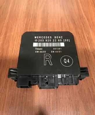 Mercedes-Benz C W203 Door control unit/module 2038202285 351391