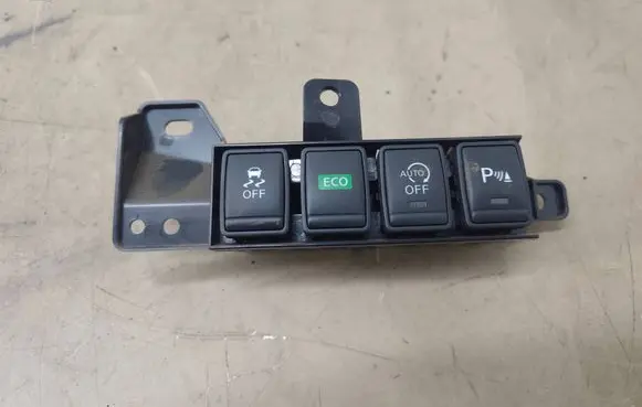 Nissan Qashqai Parking (PDC) sensor switch