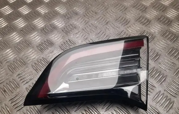 Tesla Model 3 Rear/tail lights 1077402
