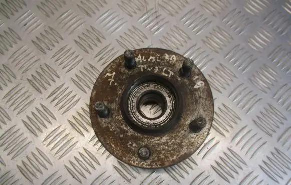 Nissan Almera Tino Rear wheel bearing hub 