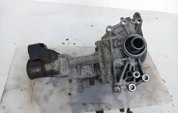 Gearbox transfer box case