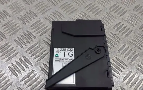 Opel Meriva A Central body control module 13236032