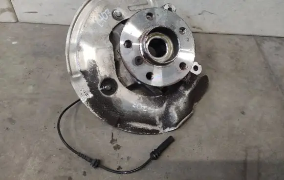 BMW X2 F39 Front wheel hub spindle knuckle 6876854 6874443