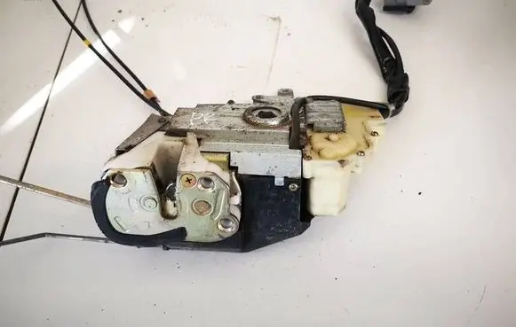 Lexus RX 300 Front door lock
