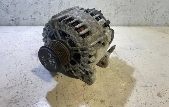 Skoda Octavia Mk2 (1Z) Generator/alternator 03L903023F