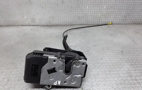 Nissan Primastar Front door lock 91166237 8200008246