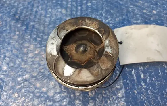 Piston