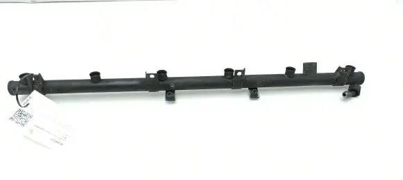 Fuel injector supply line/pipe