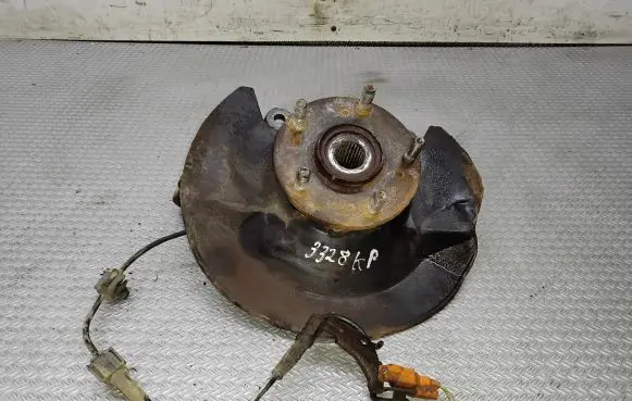 Honda CR-V Front wheel hub spindle knuckle