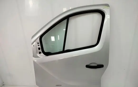 Opel Vivaro Front door 