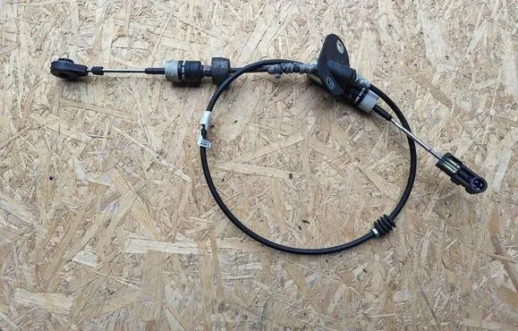 Volvo V70 Gear shift cable linkage 31259001