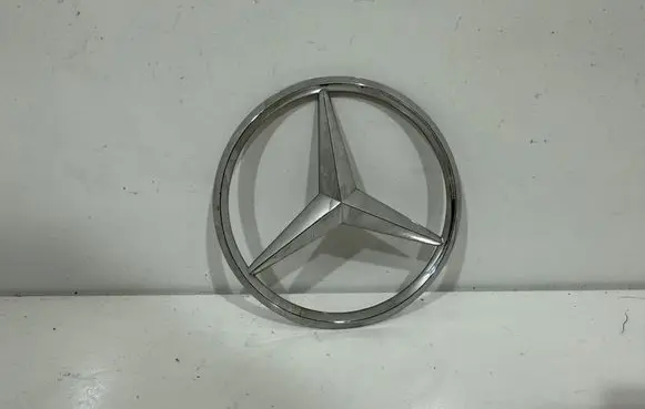 Mercedes-Benz GLC C254 Manufacturer badge logo/emblem A2548170100