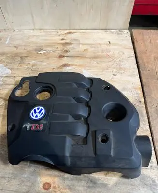 Volkswagen PASSAT B5.5 Engine cover (trim) MF5215A MF5215B