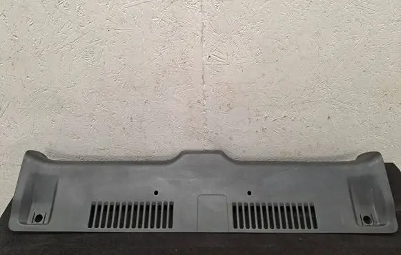 Trunk/boot sill cover protection