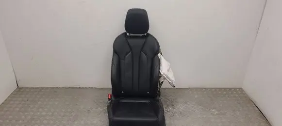 Skoda Enyaq iV Front passenger seat