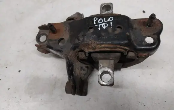 Volkswagen Polo Engine mount bracket 6Q0199555