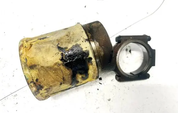 Renault Safrane Piston with connecting rod