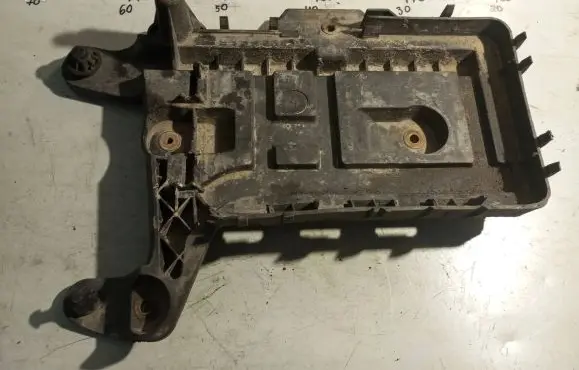 Volkswagen Touran I Battery box tray 1K0915333C