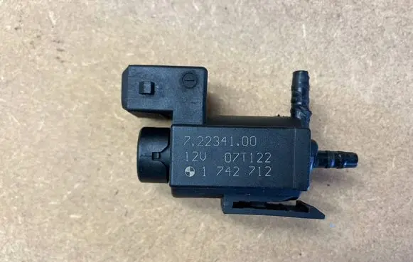 BMW 5 E60 E61 Turbo solenoid valve 1742712 72234100 07T122