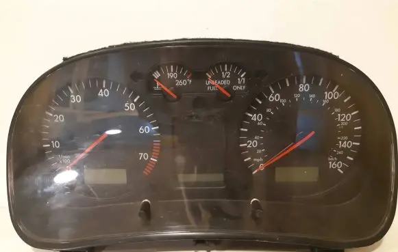 Volkswagen Golf IV Speedometer (instrument cluster) 1J0920900K 110008957