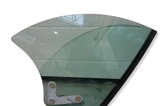 Volkswagen New Beetle Rear side window 43R004529 DOT615M40VAS2