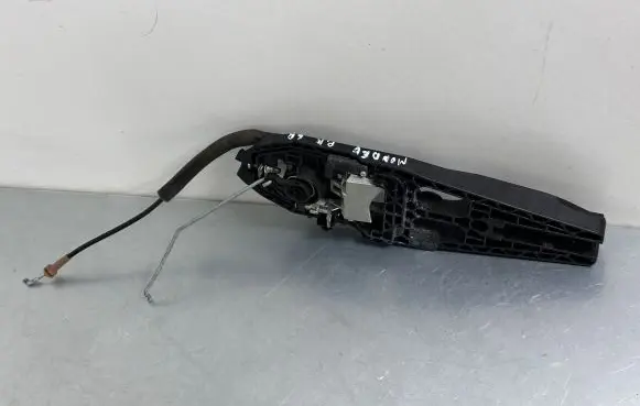 Ford Mondeo MK V Front door exterior handle/bracket DS73F22465HD DS73-F22465-HD
