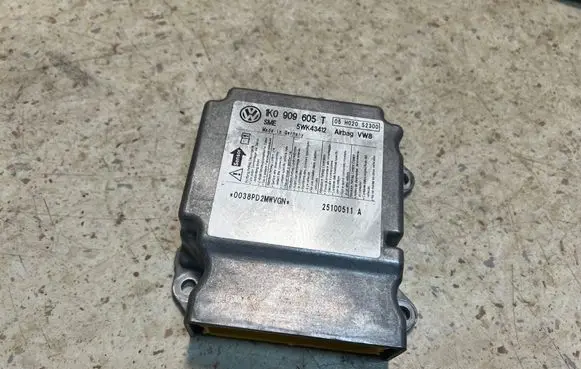 Skoda Octavia Mk2 (1Z) Airbag control unit/module 1K0909605T