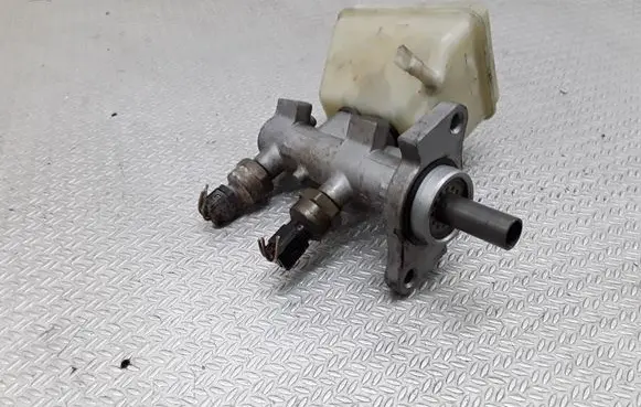Mercedes-Benz ML W163 Master brake cylinder