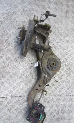 Nissan X-Trail T32 Rear wheel hub spindle/knuckle 