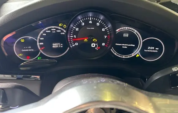 Speedometer (instrument cluster)