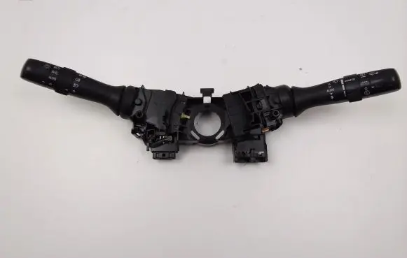 Toyota Avensis T270 Indicator stalk 173832