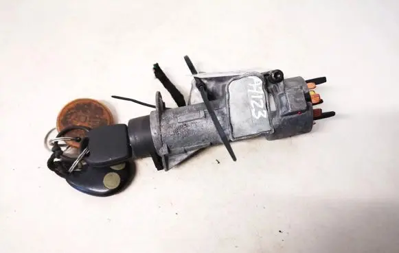 Volkswagen PASSAT B5 Ignition lock 4b0905851