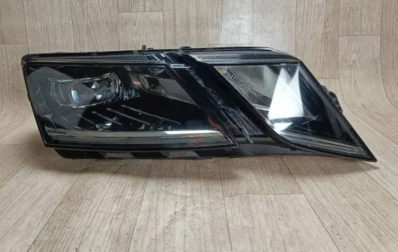 Skoda Octavia Mk3 (5E) Headlight/headlamp 5E1941016D